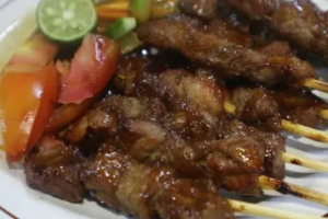 Jalan Jalan di Lombok Sambil Makan Sate Kuda Di Warung Masteng