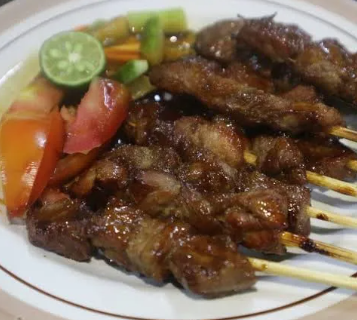 Jalan Jalan di Lombok Sambil Makan Sate Kuda Di Warung Masteng