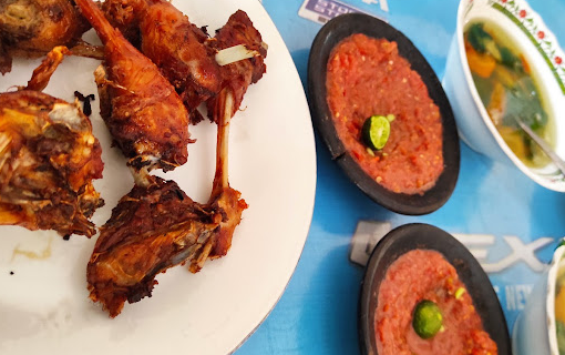 Asyiknya Mampir Ke Rumah Makan Mina Jaya Saat Liburan di Lombok