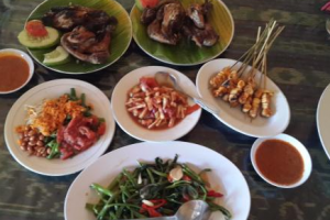 Menu Liburan Warung Bale Lombok Cakranegara, Kota Mataram