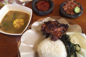 Primadona Saat Liburan Omah Cobek Cakranegara, Kota Mataram Selalu Rame