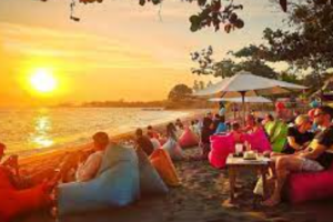Tempat Yang Selalu Ramai La Chill Bar Senggigi Lombok Liburan Pasti Berwarna