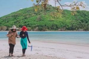 Sewa Mobil di Lombok: Panduan Lengkap Petualangan Tepi Pantai